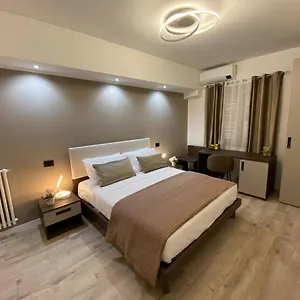 https://hotel-plaza-ungheria.sicilyhotelsitaly.net